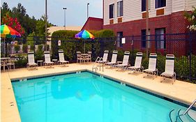 Red Roof Inn And Suites Savannah Airport